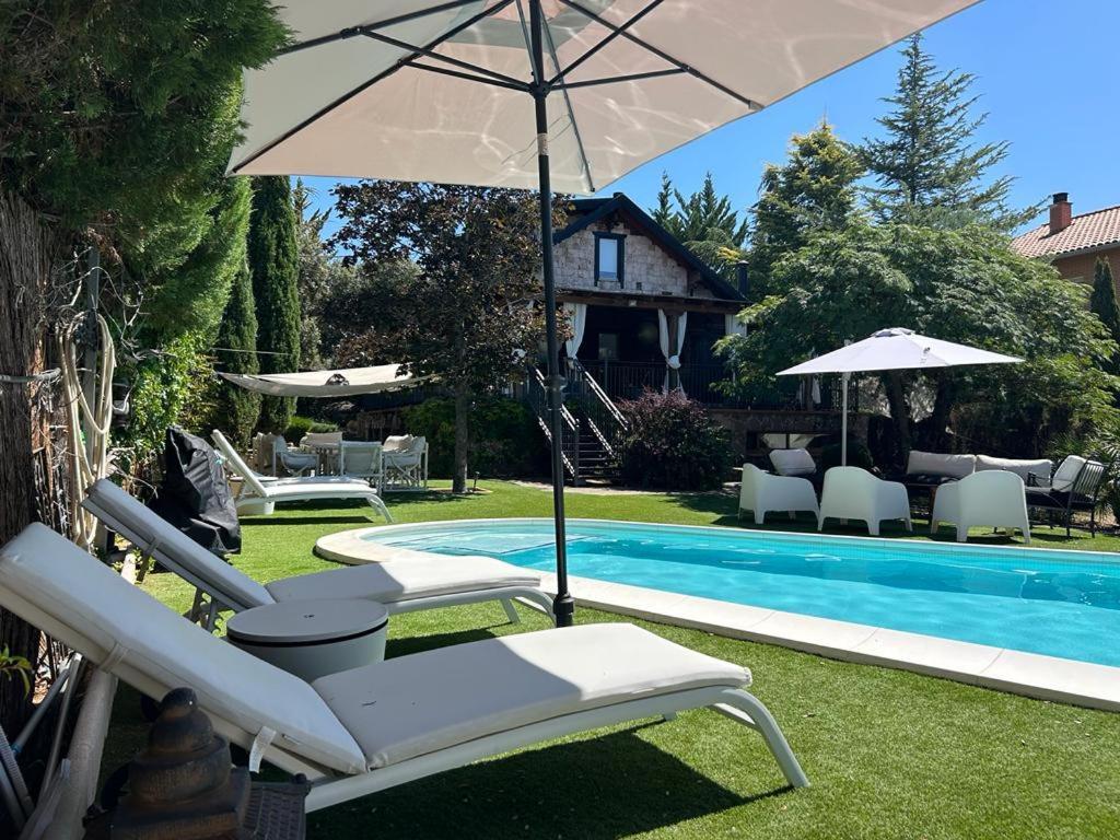 La Amapola Villa Valdemorillo Exterior photo